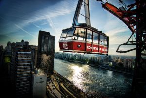 roosvelt island tram-over-east-river_0